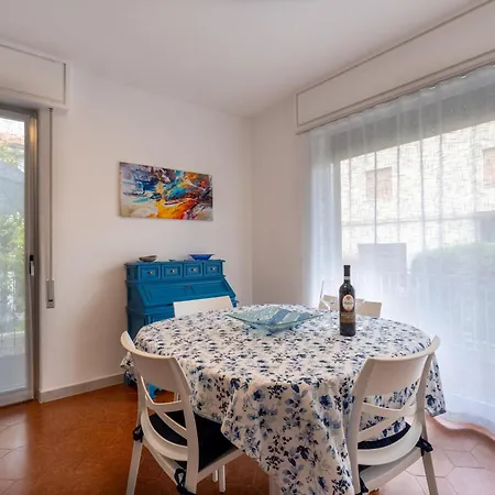 Django's Apartament